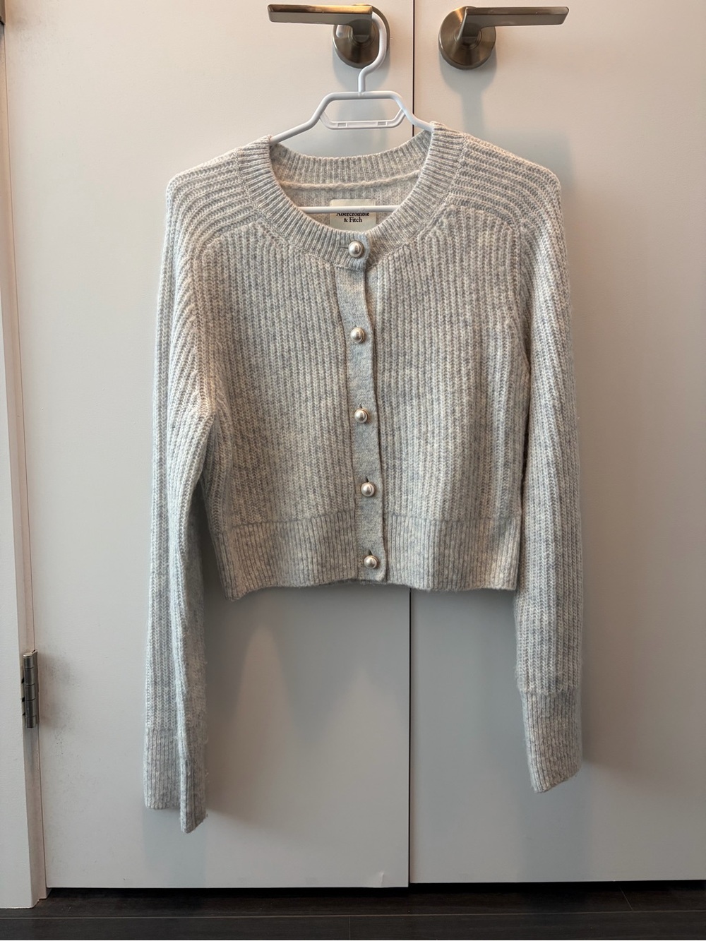 Abercrombie Pearl Button Cropped Ribbed Sweater Cardigan